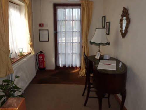 The Elms Bed and Breakfast East Harling Exteriör bild